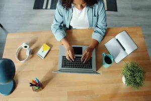 7 Best AI Websites to Write Emails by Use Case
